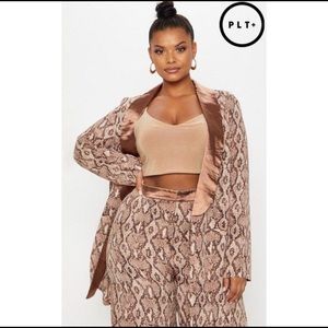 PrettyLittleThing Plus Snake Print Long Blazer